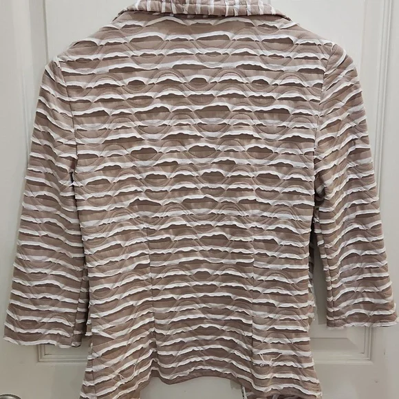 Joseph Ribkoff Tan And White Mesh & Silky Knit Trapeze Jacket Sz 6